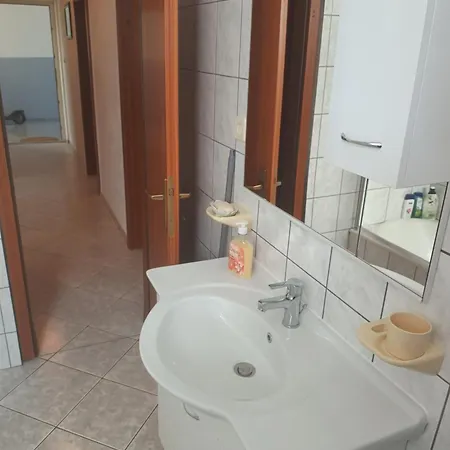 Livaja -100m2 ,free Parking, Klima,wifi *