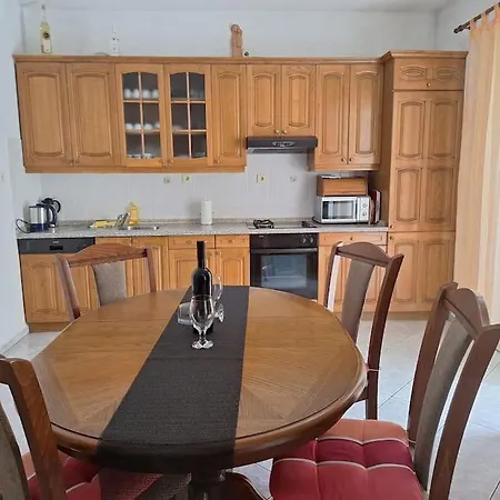 Apartment Livaja -100M2 ,Free Parking, Klima,Wifi Zadar