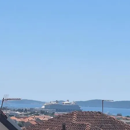 Apartment Livaja -100M2 ,Free Parking, Klima,Wifi *