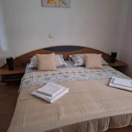 Apartment Livaja -100M2 ,Free Parking, Klima,Wifi