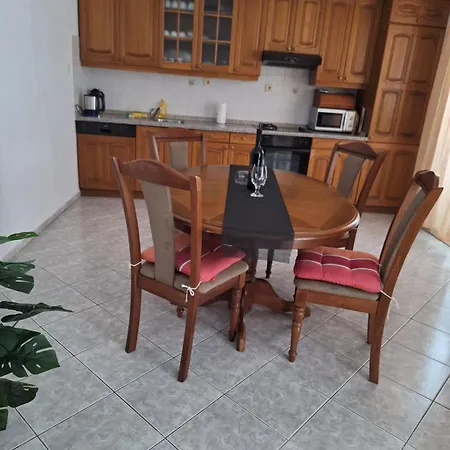 Apartment Apartment Livaja -100M2 ,Free Parking, Klima,Wifi Zadar