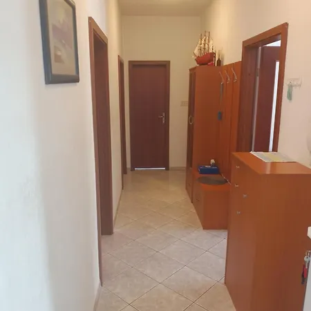 شقة Livaja -100m2 ,free Parking, Klima,wifi