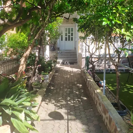 Livaja -100m2 ,free Parking, Klima,wifi زادار