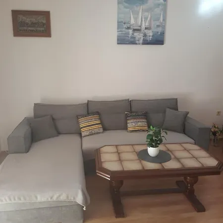 شقة Livaja -100m2 ,free Parking, Klima,wifi *