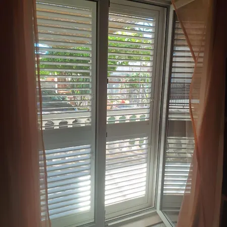 Livaja -100m2 ,free Parking, Klima,wifi דירה *