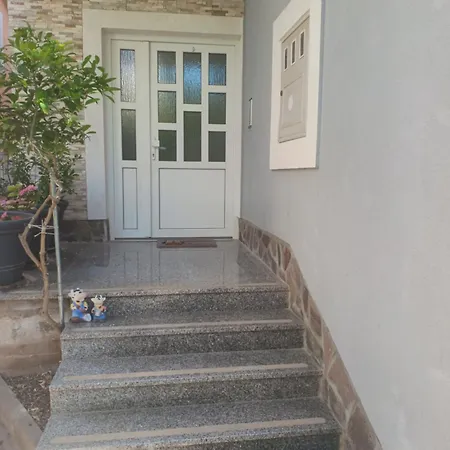 아파트 Livaja -easy Access 2db, Parking, Klima *